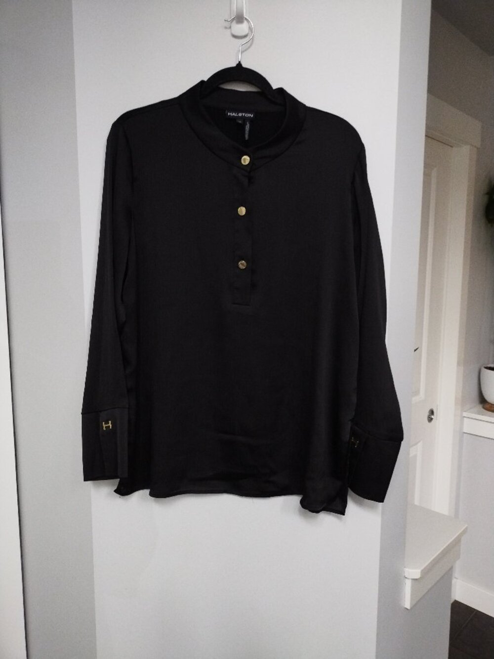 Halston pullover blouse with gold details (buttons)